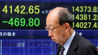 نيكي يغلق مرتفعًا وسط مخاوف من تأثير الرسوم الجمركية الأمريكية