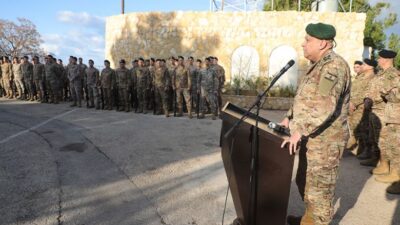 تفقُّد قائد الجيش بالنيابة قيادة لواء المشاة الخامس في الجنوب