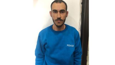 أطلق النار على سيّارة مواطنة لسلبها… وهذا مصيره!