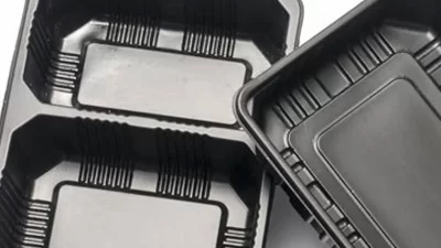 خطر البلاستيك الأسود… من الإلكترونيات إلى المطبخ