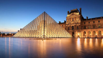 متحف اللوفر يطلب دعماً عاجلاً لحماية أعماله الفنية