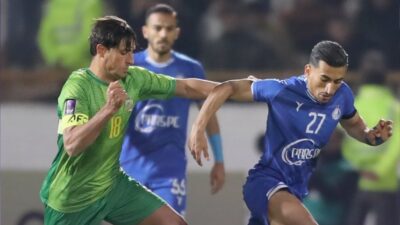 الشرطة العراقي يفرض التعادل على الاستقلال