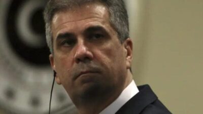 وزير إسرائيلي يحدد 4 شروط لانسحاب الجيش من محور فيلادلفيا