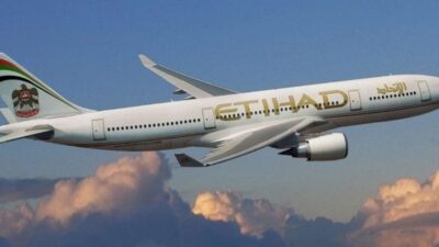 الاتحاد للطيران الإماراتية تستعد لإطلاق طرح عام أولي بقيمة مليار دولار