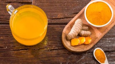 من الوزن إلى المناعة.. فوائد صحية عدة لماء الكمون والكركم