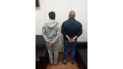 دخلوا الى منزله واعتدوا عليه بواسطة آلة حادّة بهدف السّرقة