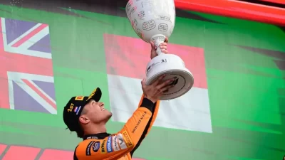 نوريس يستعد لمواجهة فرستابن في معركة شرسة بفورمولا 1