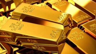 الذهب يهبط بفعل جني الأرباح وآمال سلام بين روسيا وأوكرانيا