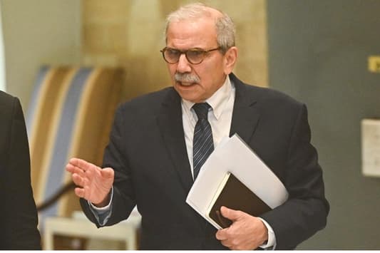 <span dir="ltr">24/02/25 06:35 am</span>