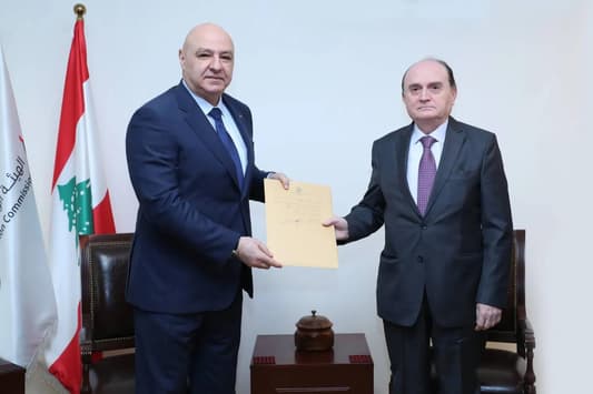 <span dir="ltr">26/02/25 06:38 am</span>