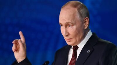 بوتين: زيلينسكي أصبح شخصية سامة