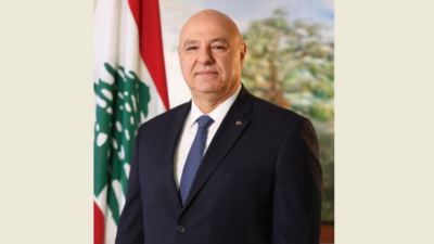 رئيس الجمهورية غادر الى باريس لاجراء مشاورات مع الرئيس الفرنسي