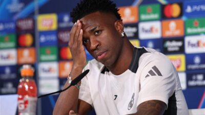 فينيسيوس يحسم موقفه من الانتقال إلى الدوري السعودي