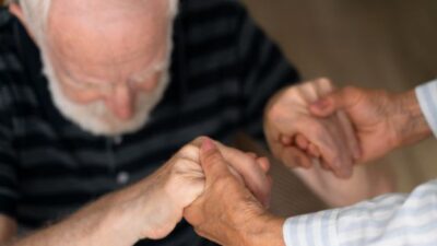 باحثون يكشفون تفاصيل جديدة حول بروتين رئيسي مرتبط بمرض باركنسون