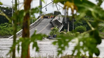 أربعة قتلى في حصيلة جديدة لانهيار جسر معلق في الإكوادور