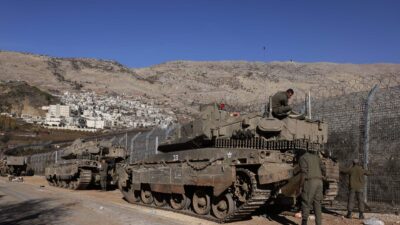 الجيش الإسرائيلي يقول إنّه قصف مجددا موقعين عسكريين في وسط سوريا