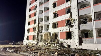 9 اصابات بهجوم روسي كبير بطائرات مسيرة على خاركيف بأوكرانيا