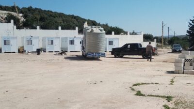 مؤسسةمياه لبنان الجنوبي تواصل تركيب خزانات المياه وتامينها للمناطق الحدوديه