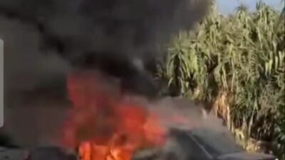 احتراق سيارة على طريق الملولة والنيران تلتهمها بالكامل