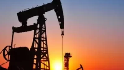 انخفاض النفط بعد اتفاق أمريكا وروسيا على وقف إطلاق النار بمجال الطاقة