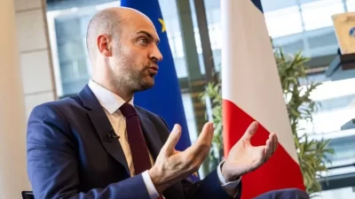 بارو: فرنسا تراقب بقلق تجدد الضربات الإسرائيلية في لبنان