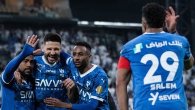 ثنائية الدوسري تقود الهلال لانتصار مثير على الخليج