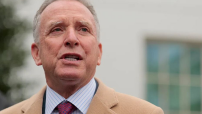 “أكسيوس”: مبعوث الرئيس الأميركي توجه إلى روسيا وقد يلتقي بوتين