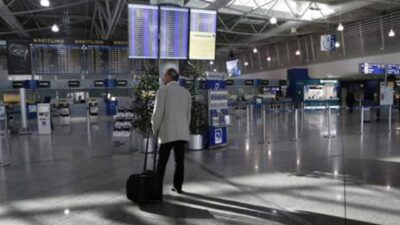 توقف للعبارات والقطارات والرحلات الجوية… إضراب نظمه عمال في اليونان