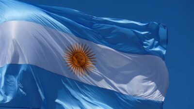 الأرجنتين تحصل على 42 مليار دولار من المؤسسات المالية الدولية