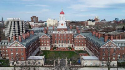 البيت الأبيض يجمّد معونات لهارفرد بقيمة 2.2 مليار دولار بسبب رفض الجامعة شروط ترامب