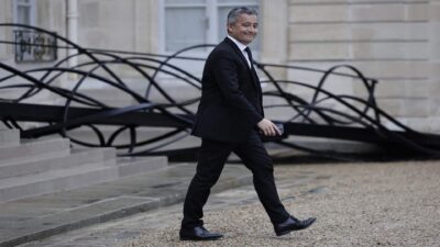 وزير العدل الفرنسي: السلطات تلقي القبض على مشتبه بهم على صلة بهجمات السجون