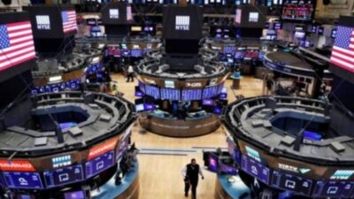 وول ستريت تقفز عند الفتح بعد تراجع ترامب عن تهديدات إقالة باول