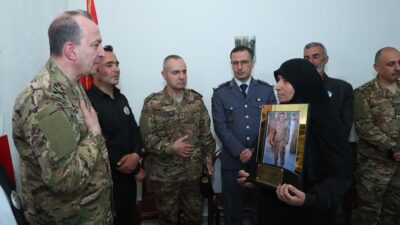 قائد الجيش يُقدّم التعازي بالملازم الشهيد محمود أحمد زيتون وبالمعاون الأول الشهيد علي إبراهيم أحمد