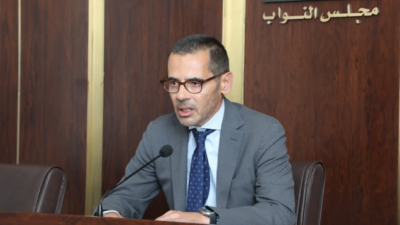 علامة يتقدم بقانون لتنظيم عمل الصيدليات المتضررة من اعتداءات الاحتلال