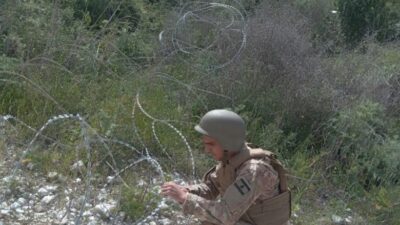 إزالة عوائق هندسية مفخخة بعد وضعها من قبل العدو الإسرائيلي في ظل استمرار اعتداءاته على لبنان