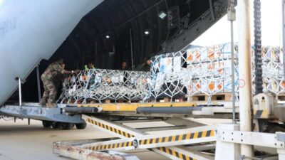 وصول طائرة فرنسية تحمل عتادًا هندسيًّا مقدمًا هبة لمصلحة الجيش اللبناني