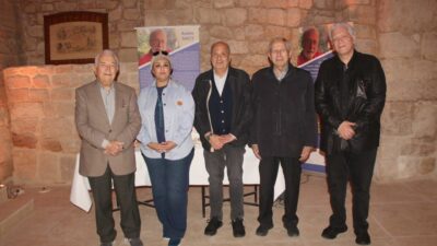 شريف تابت جال بدعوة من أنطوان صاصي  في معرض لوحات الفنانة دلال العزي بصيدا القديمة