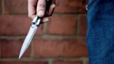 رجل حاول مهاجمة الشرطة بسكين في باريس