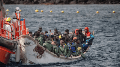 انقلاب عبارة ركّاب في نهر… و15 قتيلًا