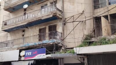 في الزاهرية   يتم تشميع مبنى على أوتوستراد الزاهرية بجانب محطة TOTAL مبنى فصيلة السويقة سابقآ بعد ظهور تصدعات وتشققات في أساس المبنى المؤلف من ١١ طابق