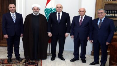 عون يتسلّم دعوة للمشاركة في إفطار رمضاني