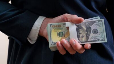 5 دول عربية ضمن قائمة “الأكثر فسادا في العالم”.. هل لبنان من بينها؟