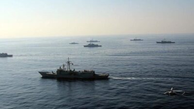 أمريكا تصدر إرشادات جديدة للسفن العابرة لمضيق هرمز