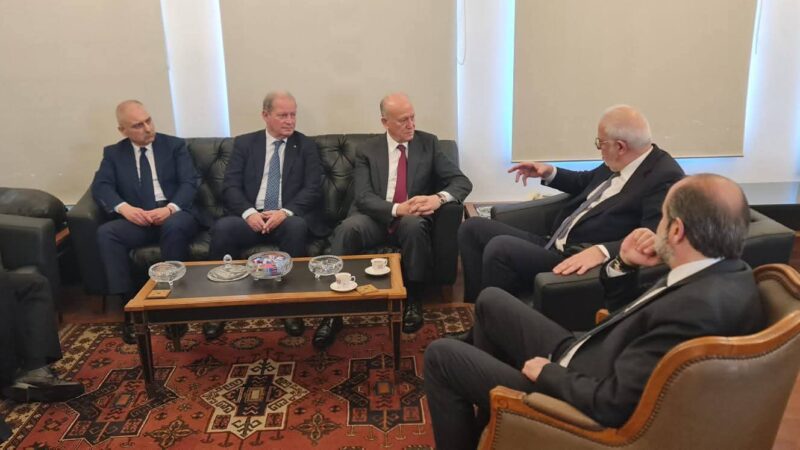 الجبهة السيادية من أجل لبنان تلتقي وزير العدل: دعم للقرارات الحكومية ومطالبة بتنفيذ القوانين ضد الأنشطة العسكرية غير القانونية