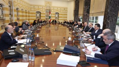 التفاف لبناني حول “الشرعية” ودعم دولي للحكومة